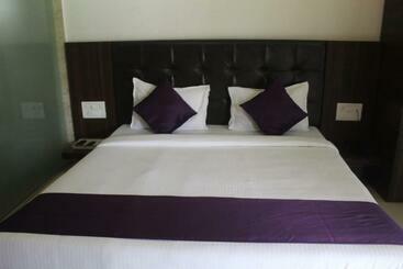 בית מלון כפרי Ksc Resort, Alibaug