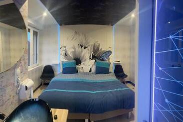 Bed and Breakfast Butterfly By Carl Emilie