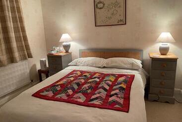 住宿加早餐  Silver Lodge Guest House