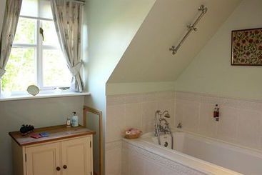 تختخواب و صبحانه Bridge Cottage
