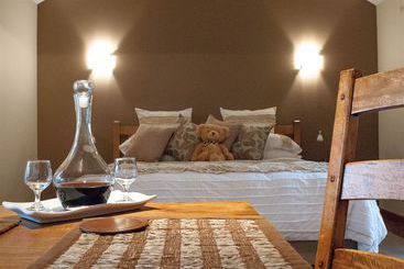 تختخواب و صبحانه Hideaway Haven