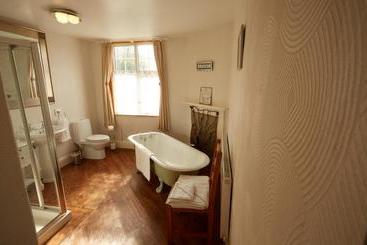 Lower Drayton Farm B&b
