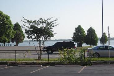 مُتل Westmont Inn  Lakeland