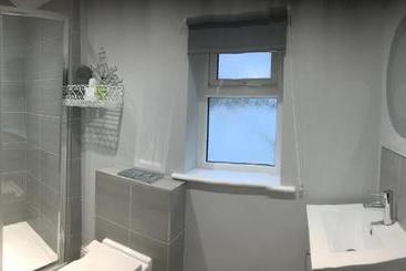 پانسیون Laburnum Cottage Guest House