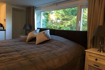 پانسیون Laburnum Cottage Guest House
