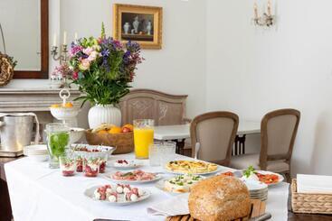 تختخواب و صبحانه Huis Van Loon