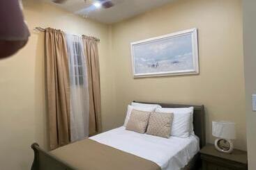 پانسیون The Colosseum