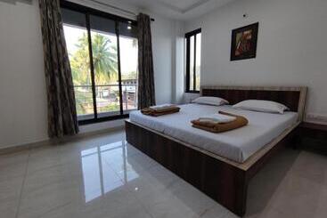 Отель The Mangrove