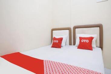 Otel Spot On 91977 Kost Ketapang Syariah