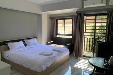מלון דירות Baan Thanakul Residences