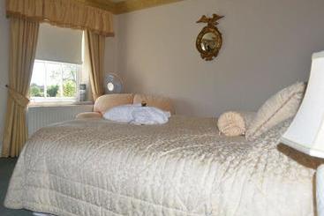 تختخواب و صبحانه Clow Beck House
