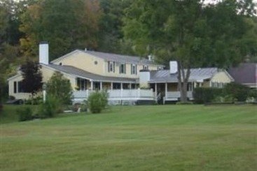 مبيت وإفطار Inn At Clearwater Pond