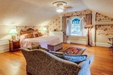 Melange Bed And Breakfast