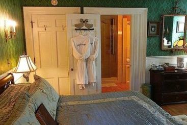 Melange Bed And Breakfast