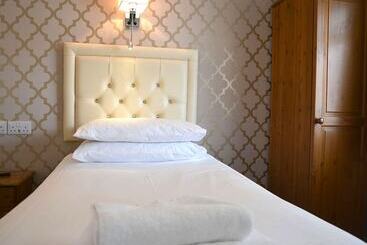 פנסיון Ashlea Guest House