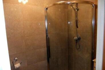 膳宿费 College Guest House