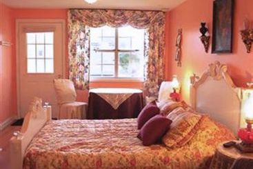 The Queen Anne House Bed And Breakfast