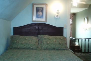 The Queen Anne House Bed And Breakfast