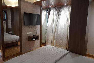 ホテル Atithi Lodging & Boarding By Wb Inn