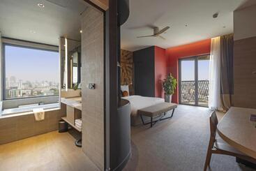 Отель Sun & Moon, Riverside