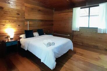 هتل The Temple Ii, Mindo