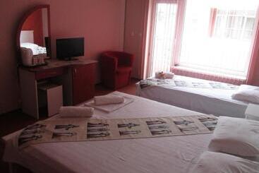 پانسیون Guest House Orchidea
