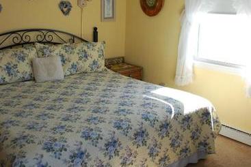 تختخواب و صبحانه A Cape Cod Ocean Manor Inn
