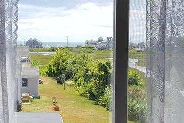 تختخواب و صبحانه A Cape Cod Ocean Manor Inn