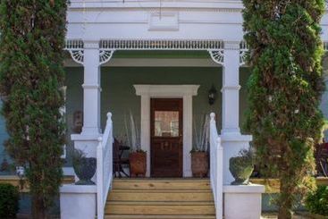 تختخواب و صبحانه Maison Lavigne
