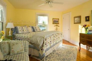 مبيت وإفطار The Harbour Cottage Inn