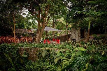 هتل Golden Rock Nevis
