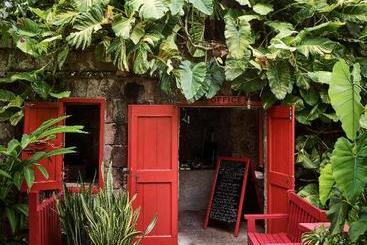 هتل Golden Rock Nevis