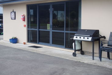 Linkwater Motel And Backpackers