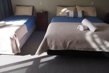Linkwater Motel And Backpackers