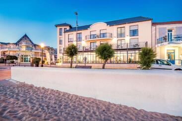 בית מלון כפרי Les Flots   Hôtel Et Restaurant Face à L Océan   Châtelaillon Plage