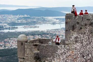 آپارتمان Pink Inn