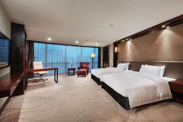 هتل Chongqing Empark Grand