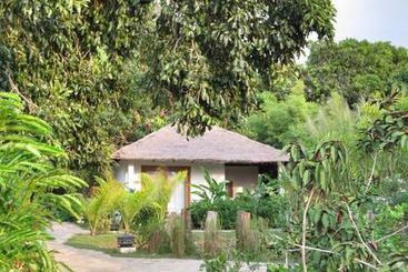 هتل Villa Kep Resort  Adult Only