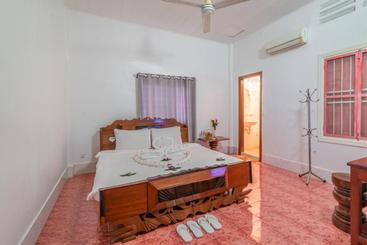 پانسیون Five Rose Siem Reap Hostel