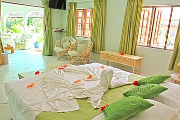 پانسیون Villa De Cerf Seychelles