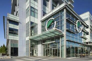 هتل Element By Westin Vancouver Metrotown