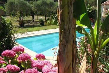 مبيت وإفطار Casa Rurale Lou Pichoun Nis