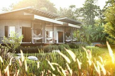 White Knot Khao Yai