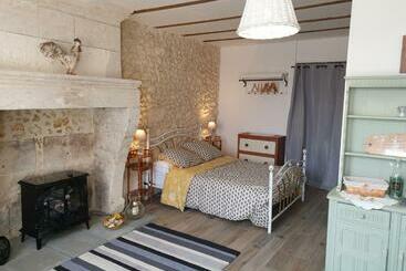 住宿加早餐  La Vieille Grange   Saint Privat Des Pres