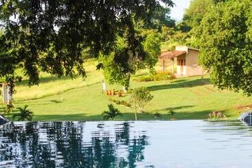 بنسيون Finca Pamel