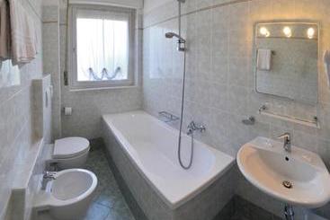هتل Villa Flora