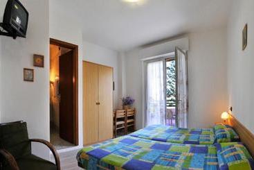 هتل Villa Flora