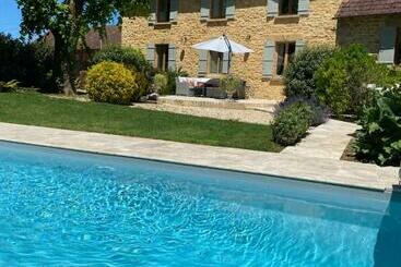 住宿加早餐  La Dovecote Sarlat