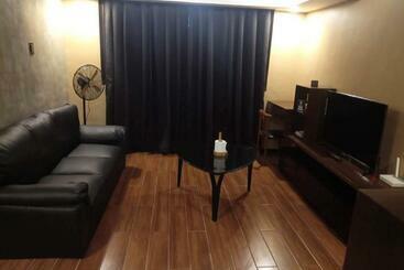 מלון דירות Iv’s Condo W/ Netflix, Wifi & Karaoke