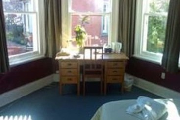 Hulmes Court Bed & Breakfast